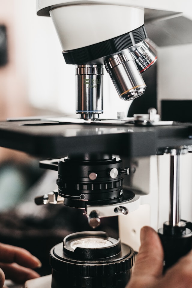 image of a microscope